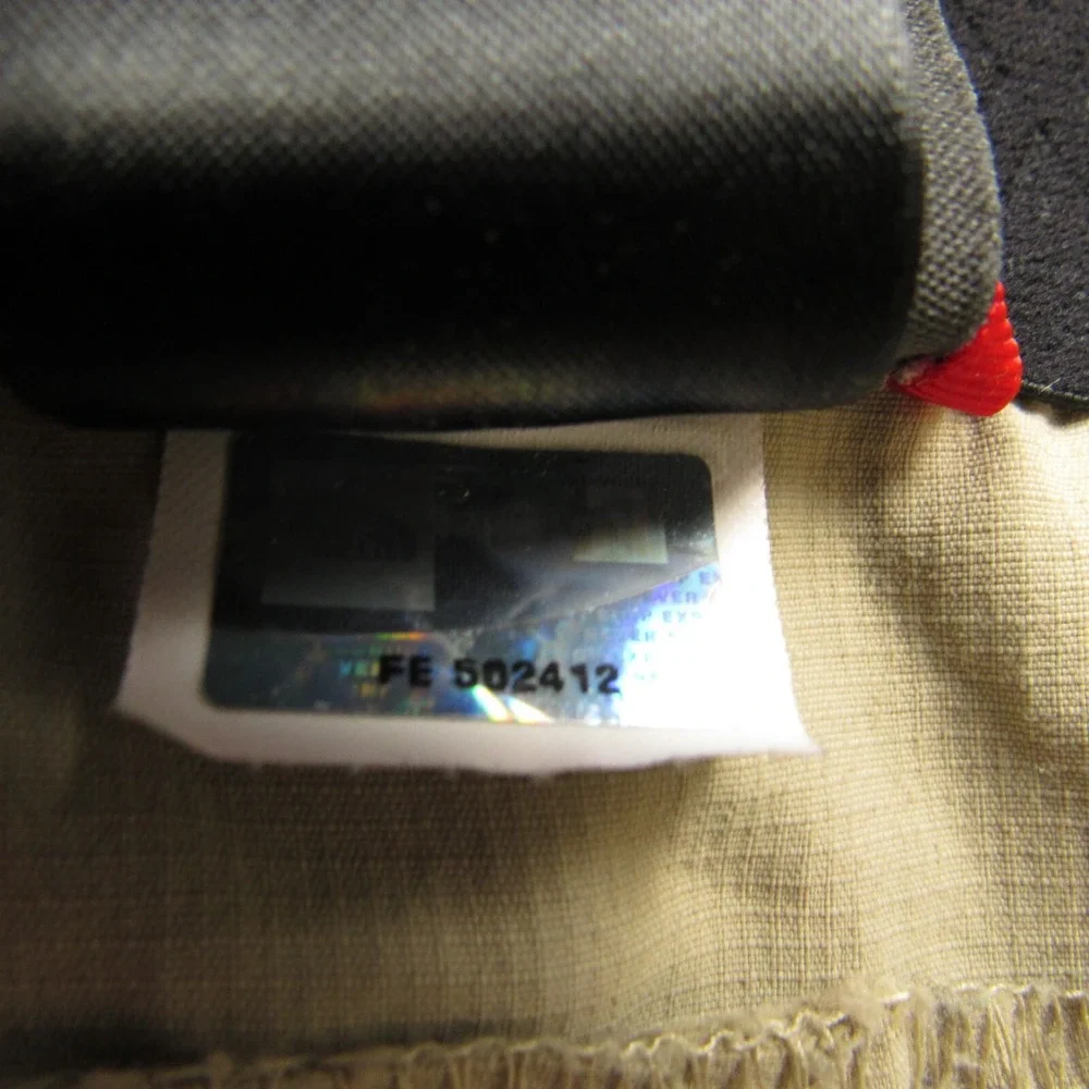 The North Face Shorts Men‎ Large Beige Nylon Outdoor Hiking Zipper Stow Pocket